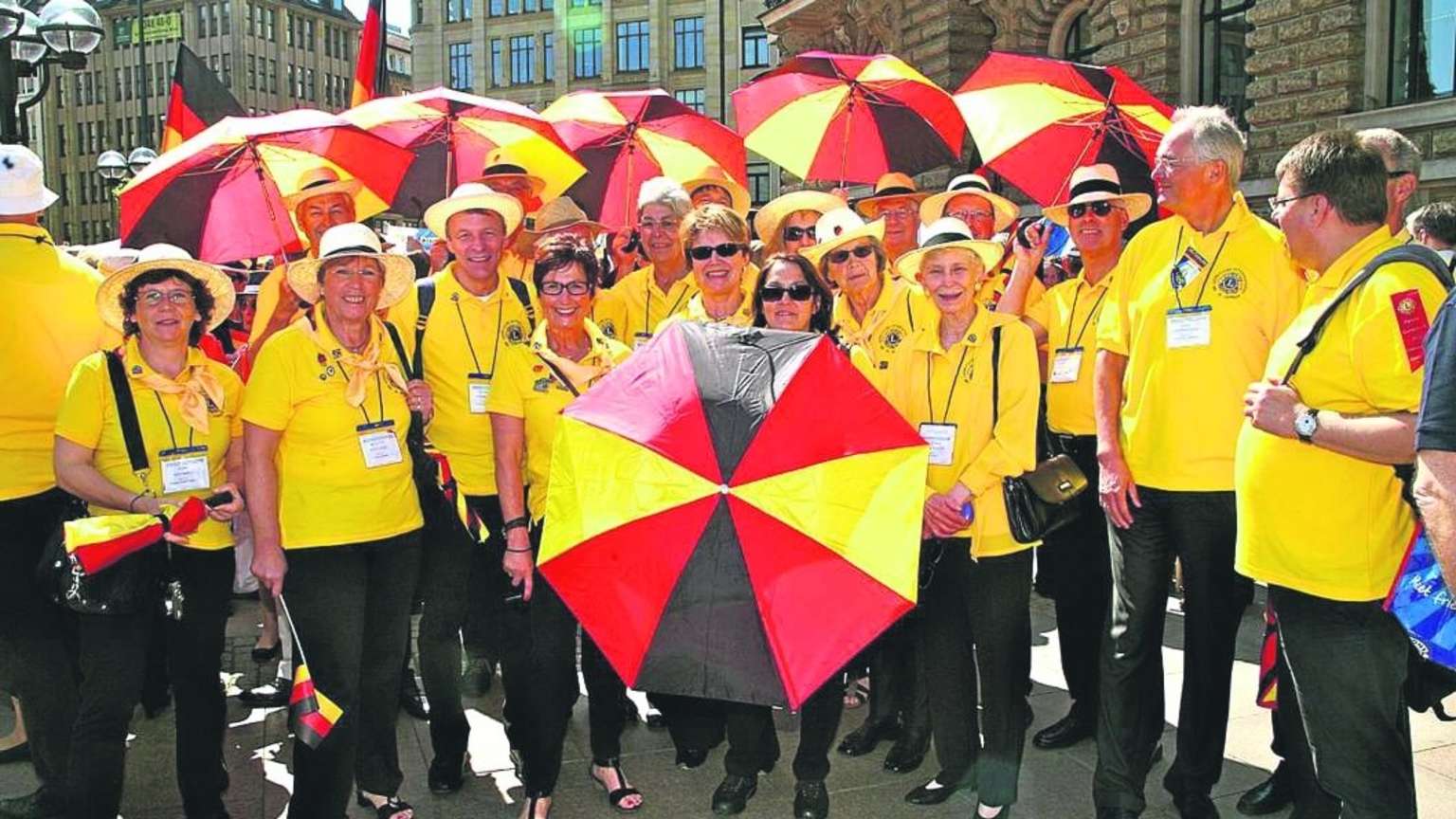 Insgesamt 18 Clubmitglieder aus dem Volmetal besuchten das große internationale Treffen in Hamburg.© Goldbach